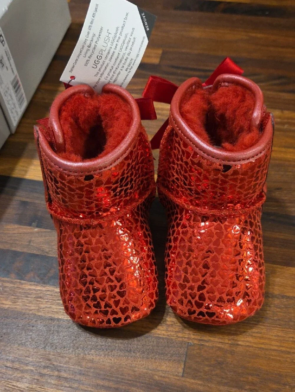 UGG shiny red